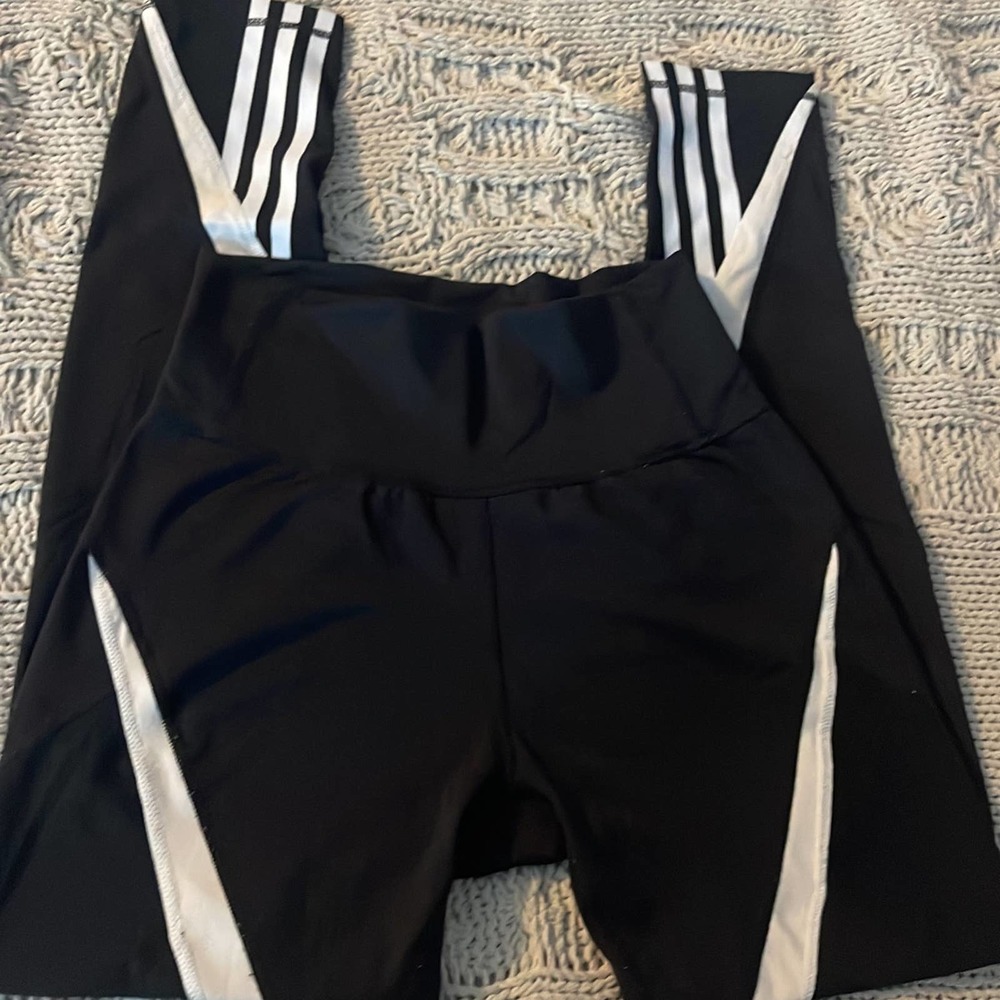Adidas leggings small